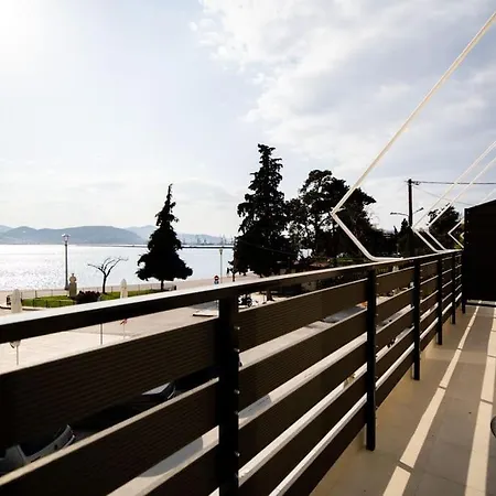 *oasis* Best View Jacuzzi New Central Apartment